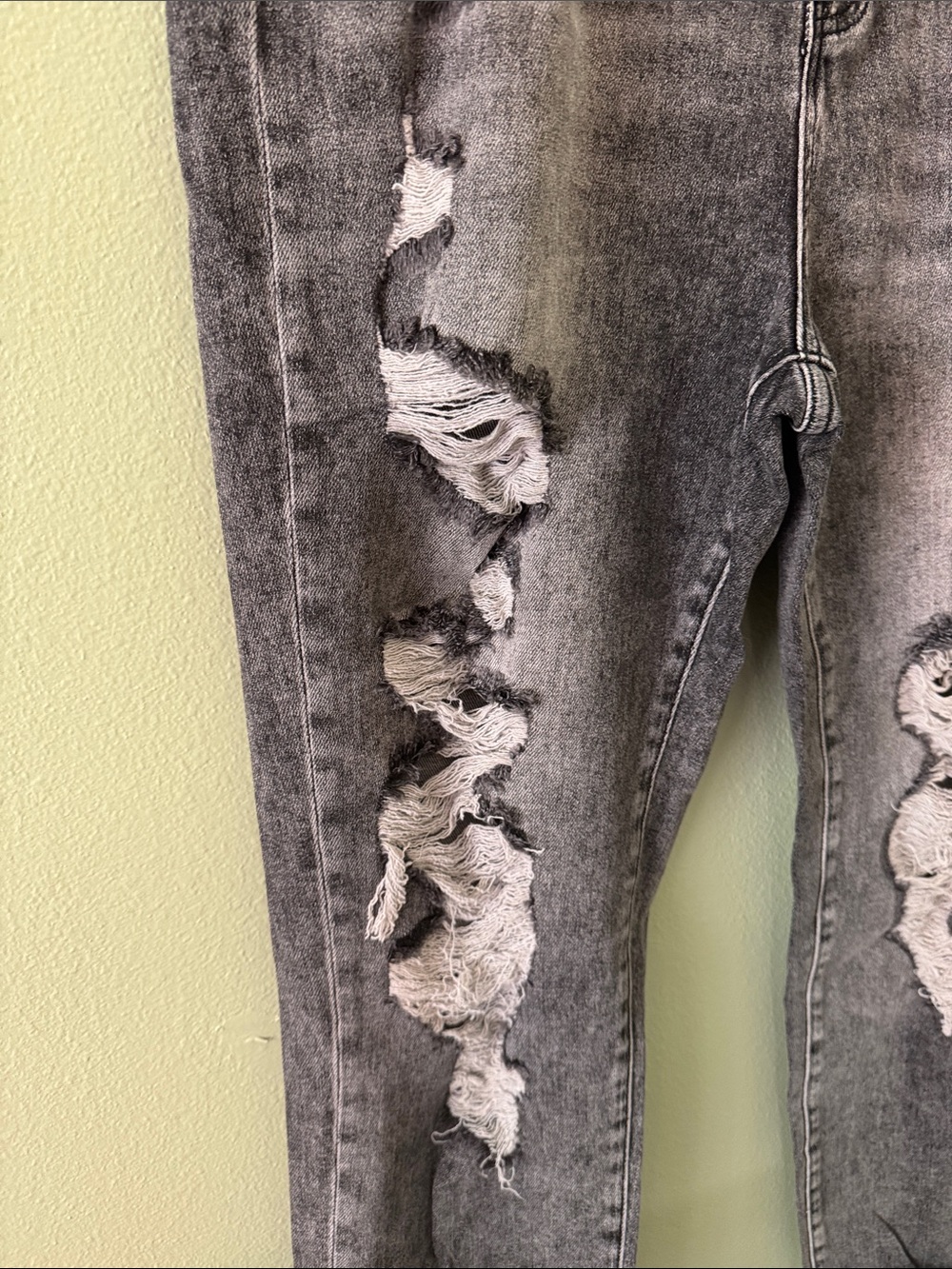 RIsen Distressed High-Waist Grey Women’s Jeans Sz 1xl - Picture 3 of 12